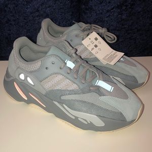 Yeezy Boost 700 Inerti BRAND NEW!